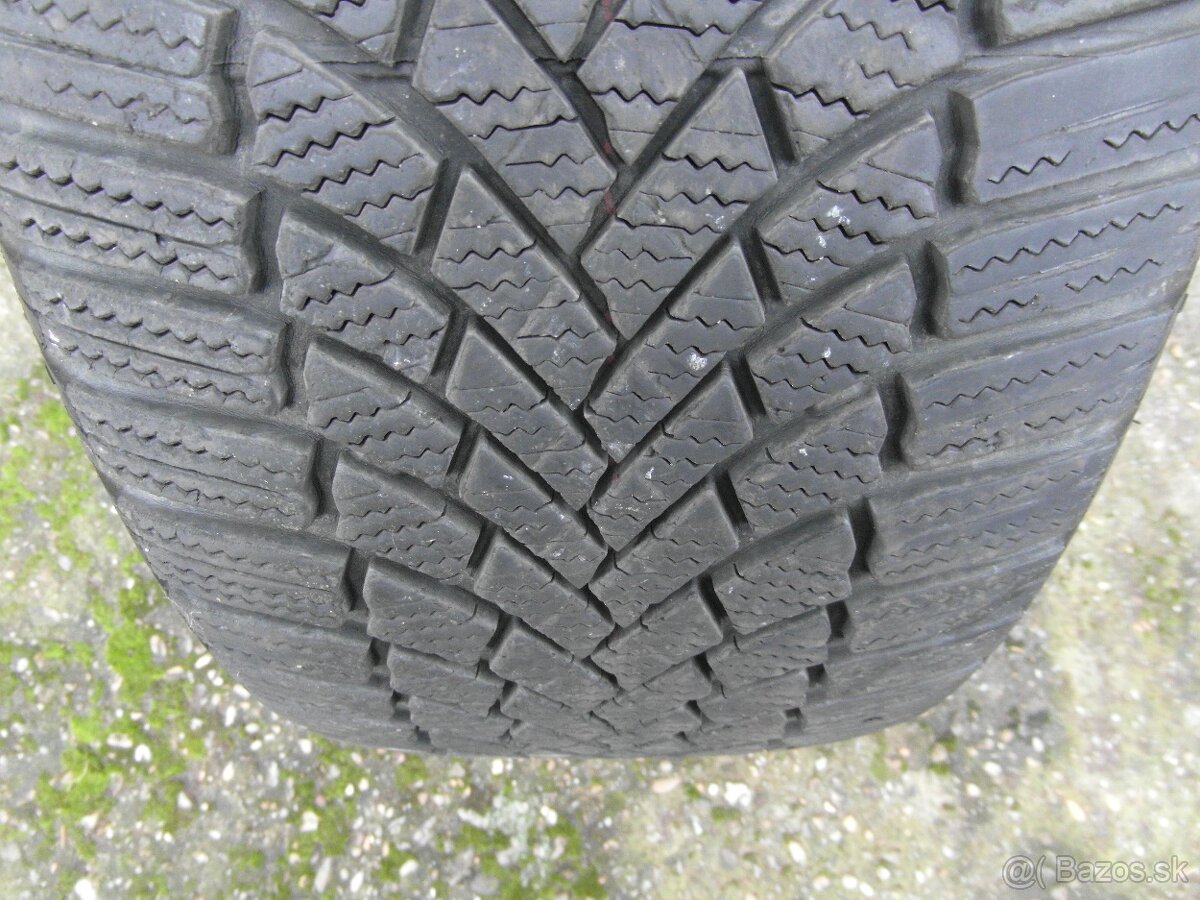 235/45 R18 - 3