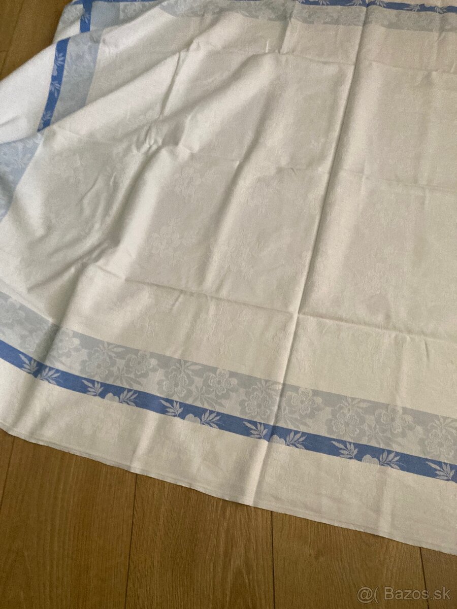 Damaškový obrus - 3