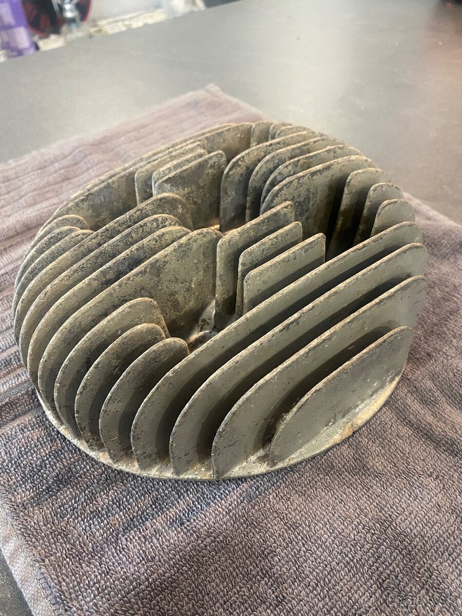 Hlava Jawa 250 typ 559 - 3