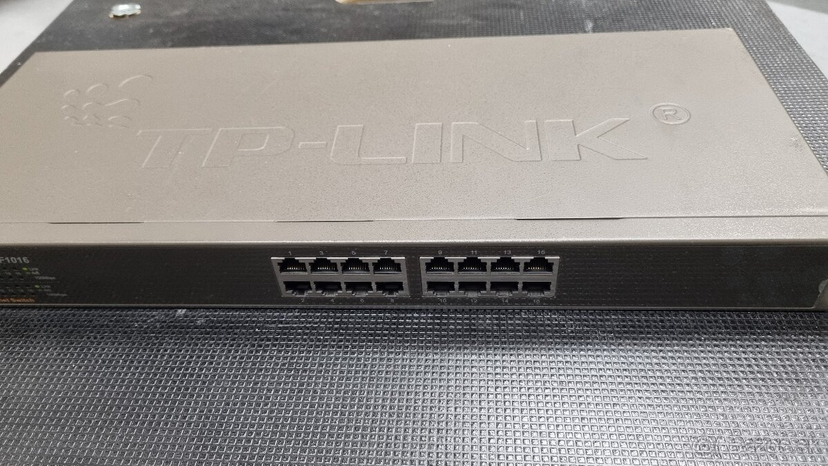 Switch tp-link SF1016 - 3