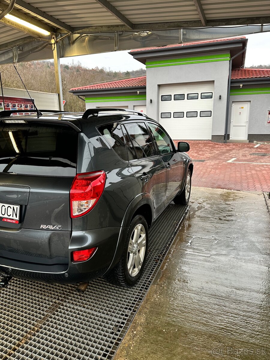 Toyota Rav 4 - 3