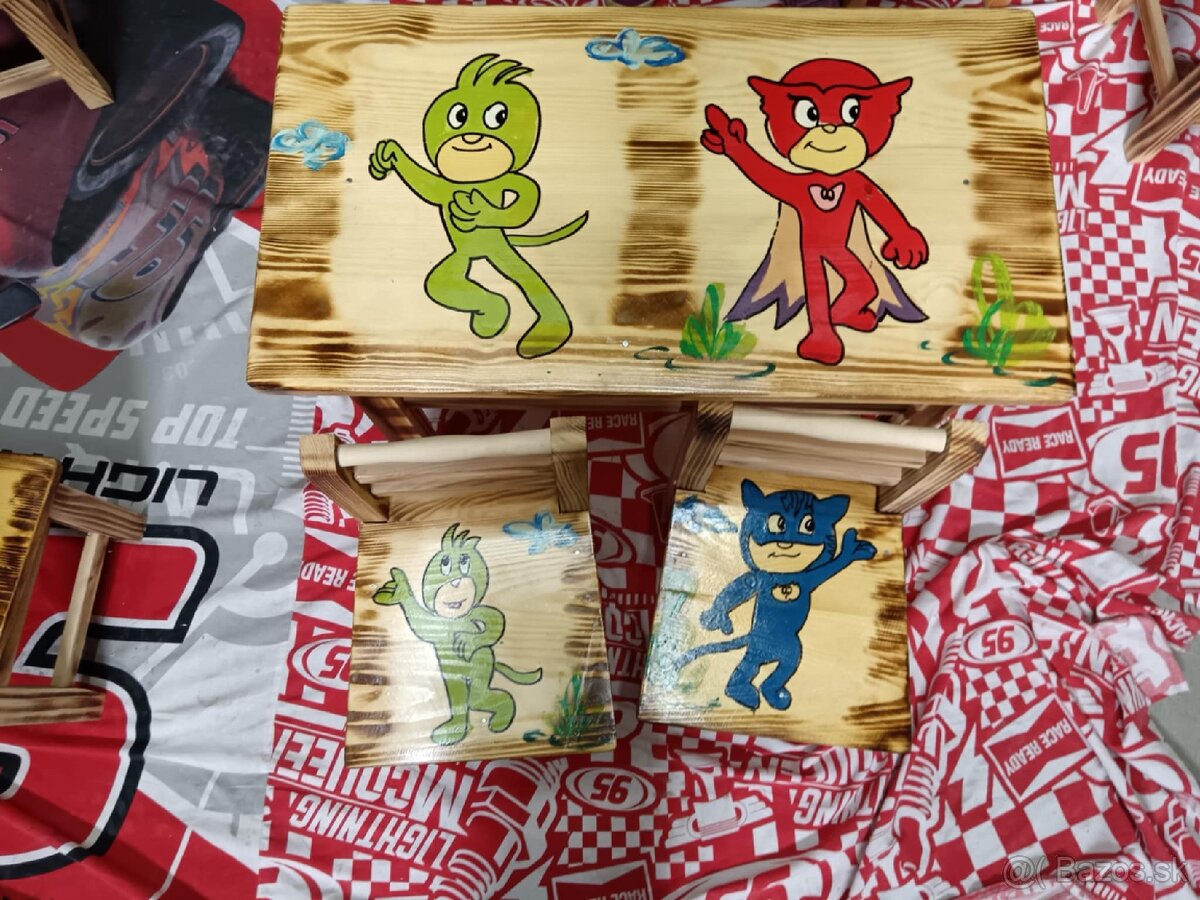 Drevený stolík so stoličkami - 3