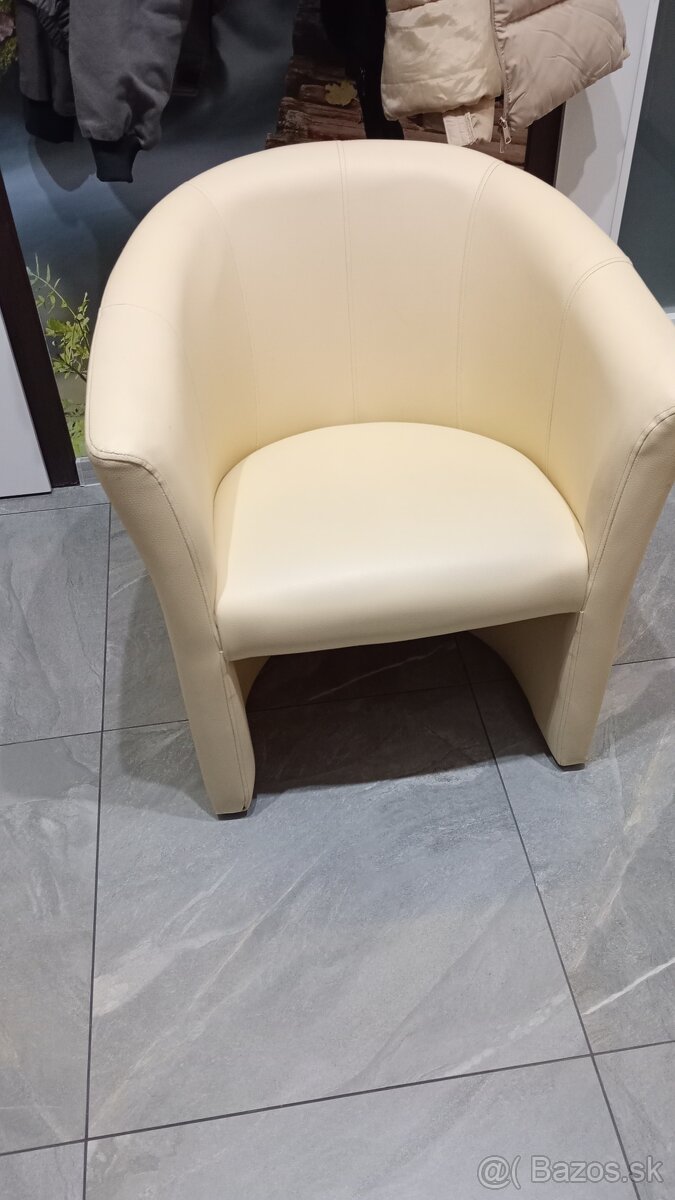 Predám pohodlné kreslo vanilka - 3