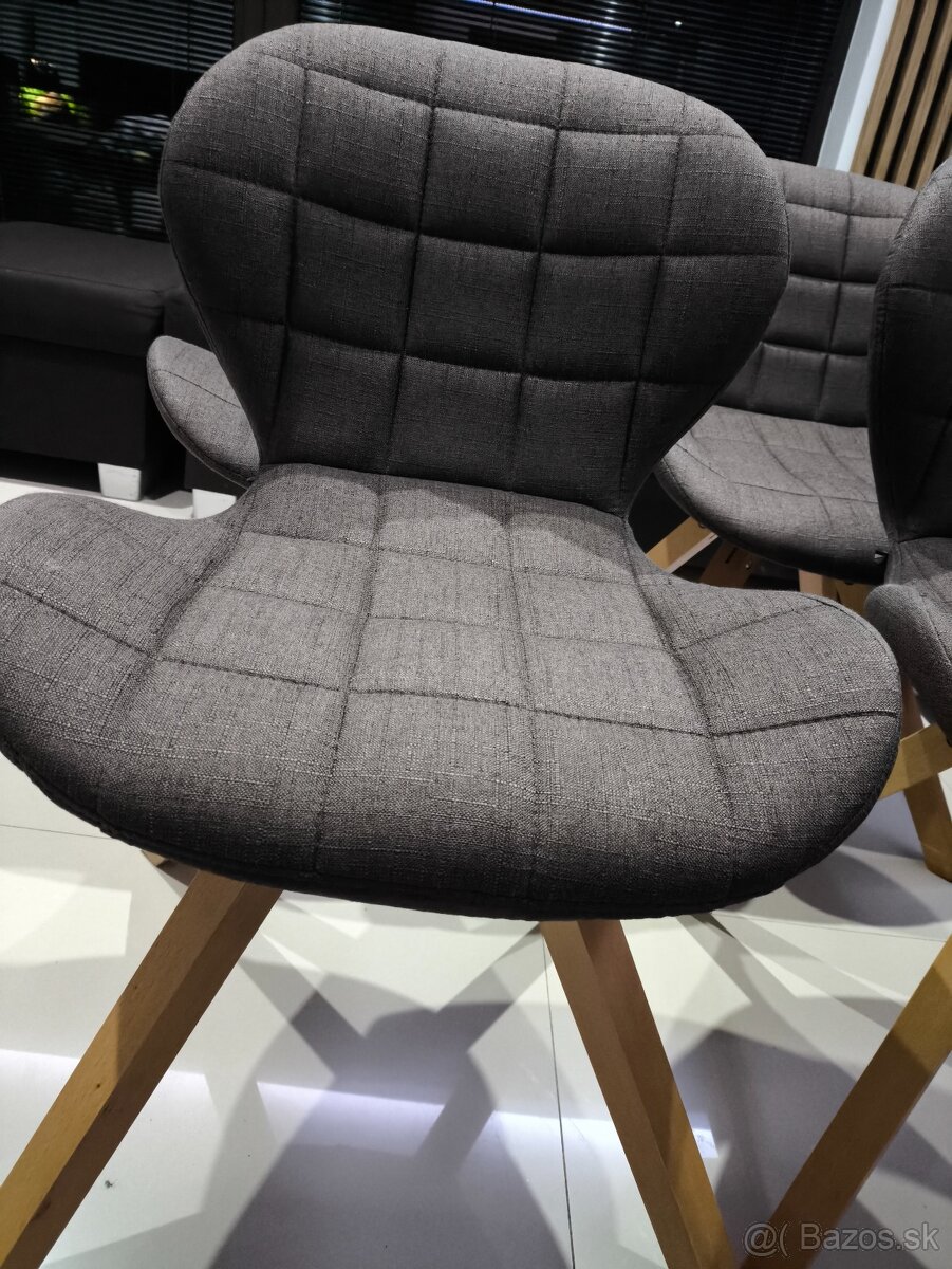 Calunena moderna jedalenska stolicka - 3