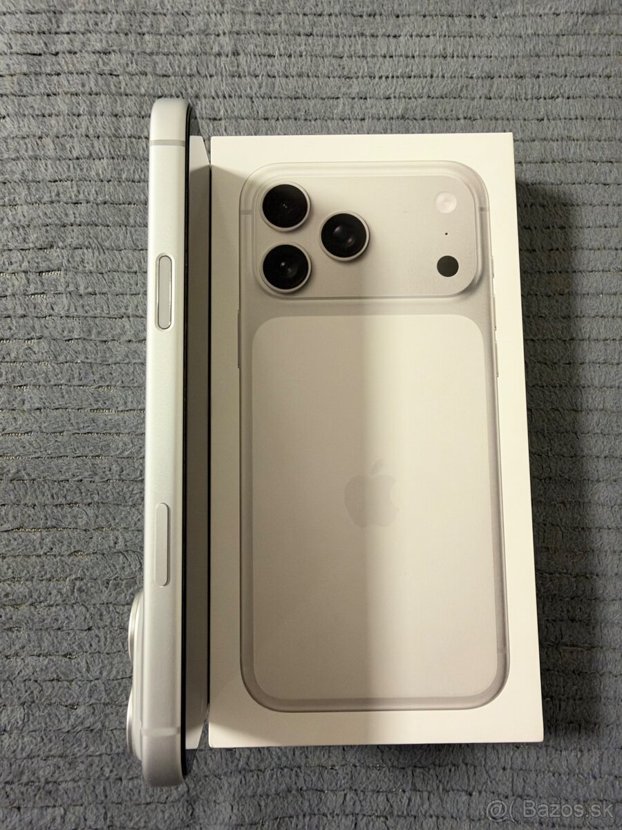 Apple iPhone 17 Pro Max 256 GB Strieborný - 3