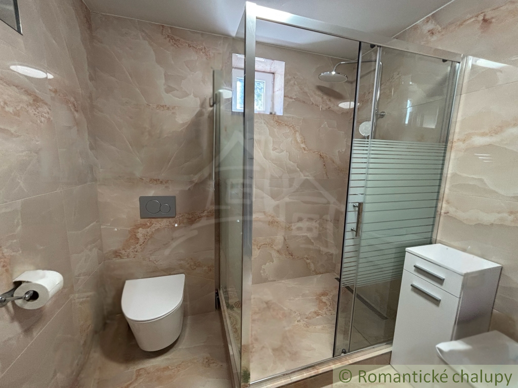 Priestranný 5-izbový dom ideálny pre viacgeneračné bývanie - 3