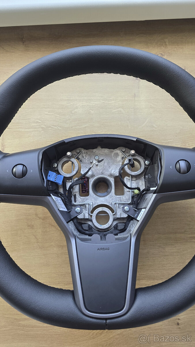 volant TESLA model 3 , Tesla Y 2023 facelift - 3