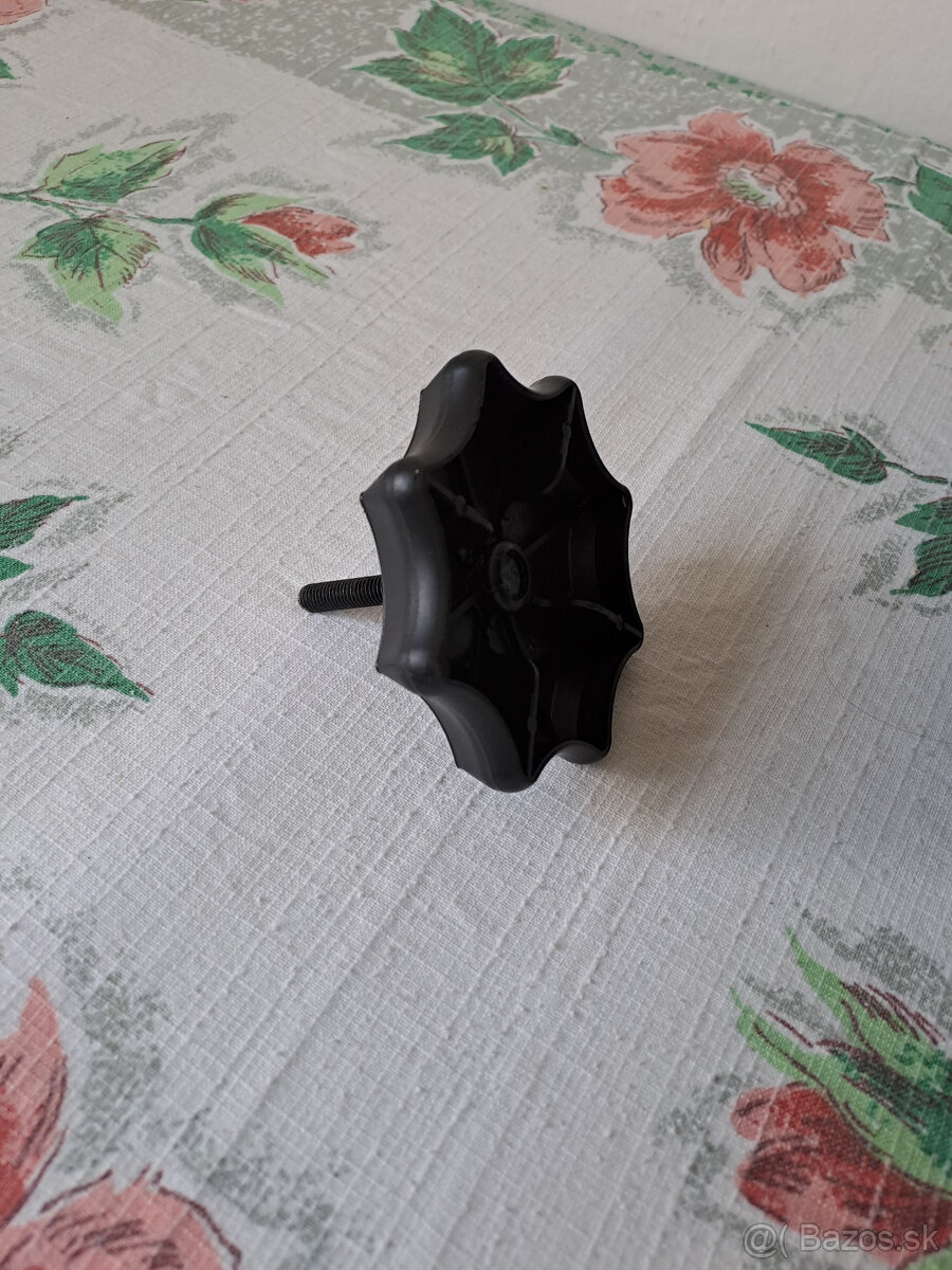 Box do rezervy kolesa s náradím. - 3