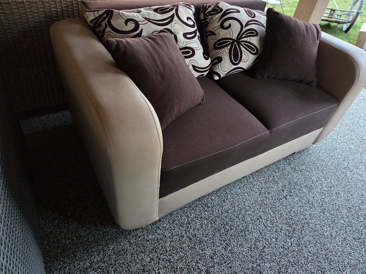 Predám dvojmiestnu pohovku - 3