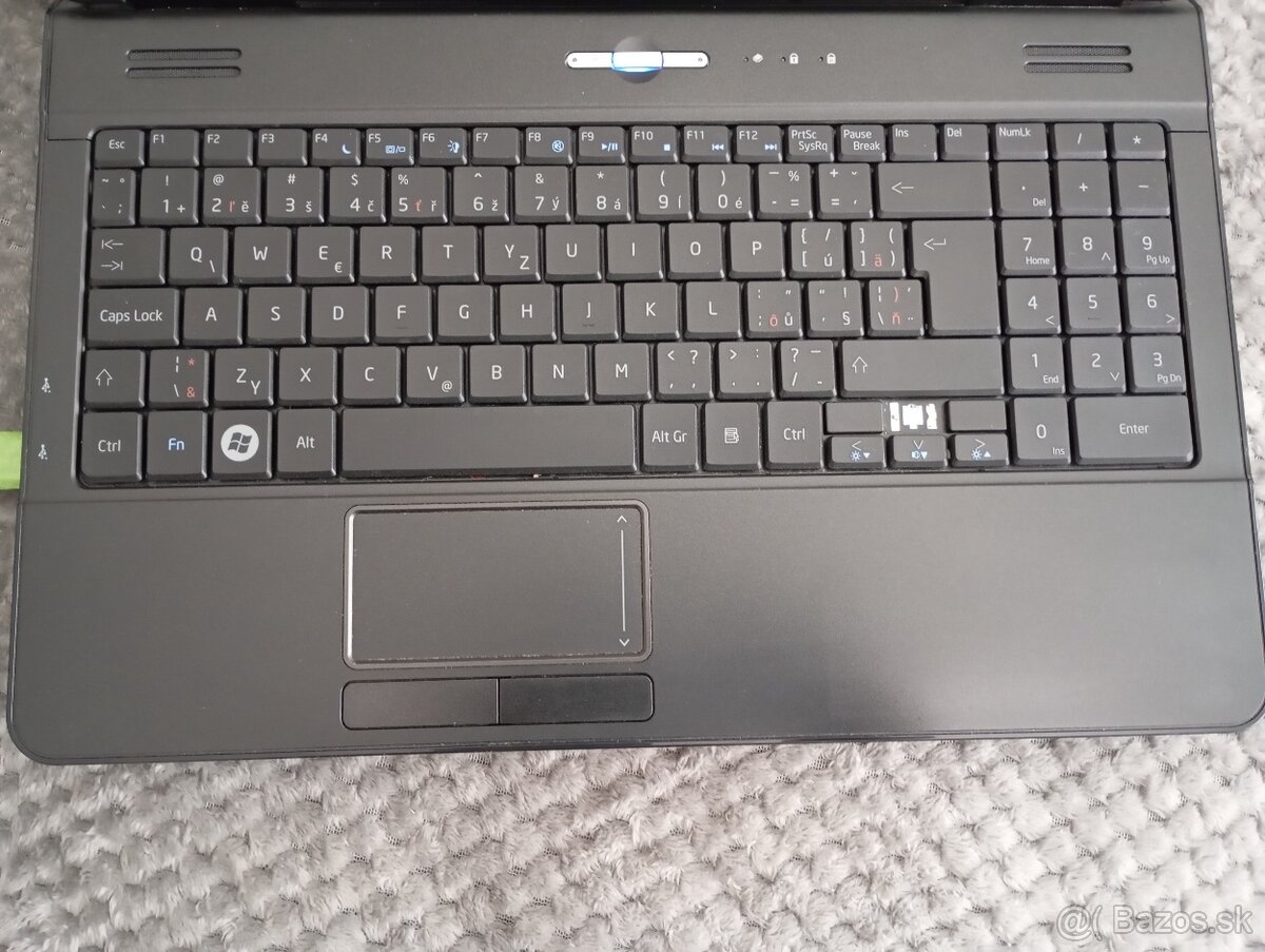 predám na diely/doskladanie ACER EMACHINES E725 - 3