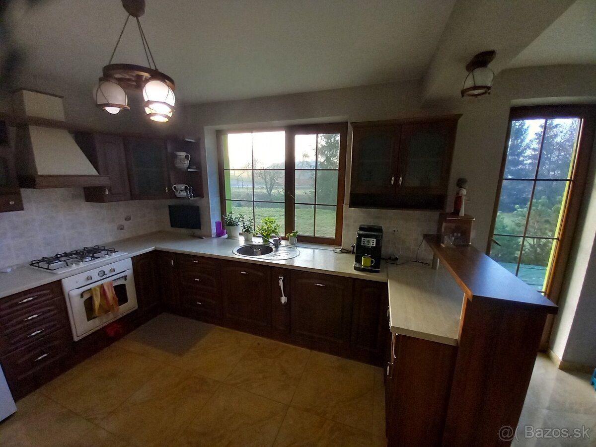 Predám kuchynskú linku aj so spotrebičmi. - 3