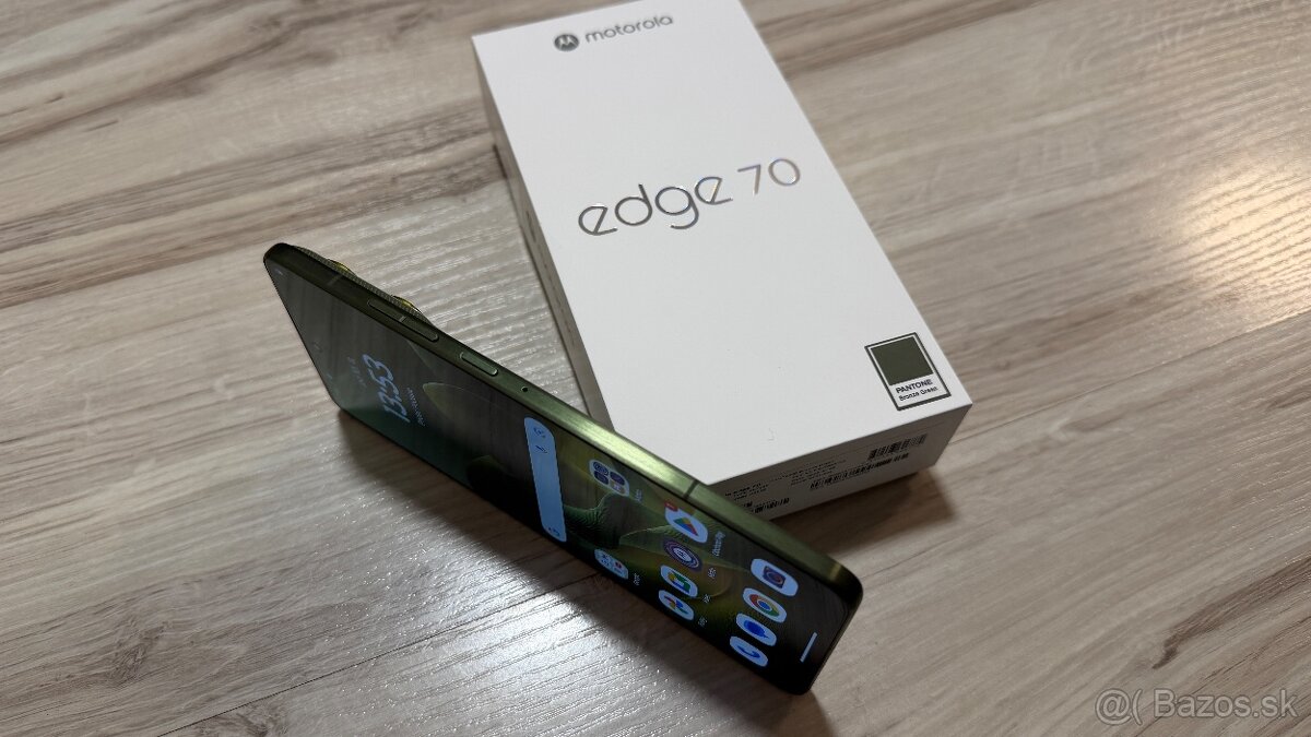 Novinka Motorola Edge 70 zelenej farby + sluchadla + hodinky - 3
