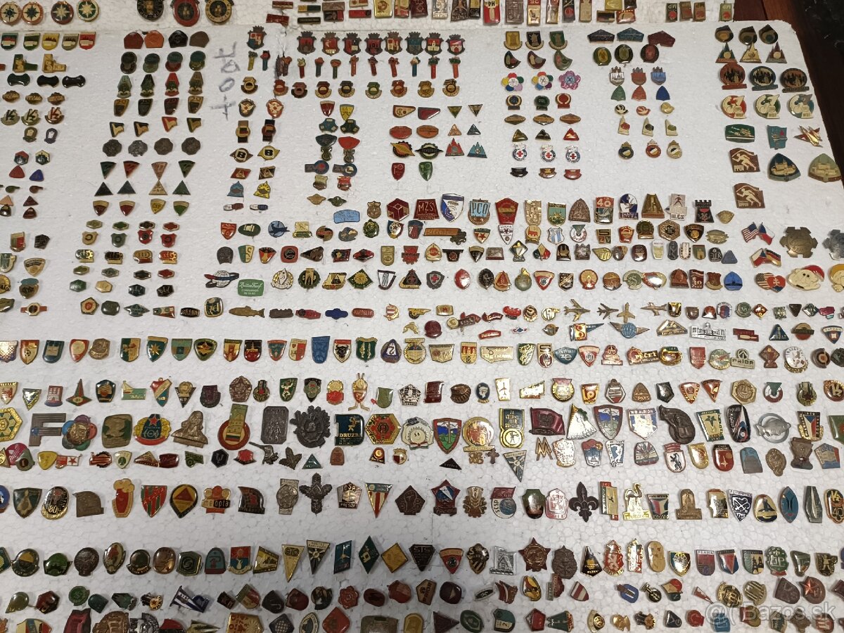 Predám rôzne odznaky 3000+ kus - 3
