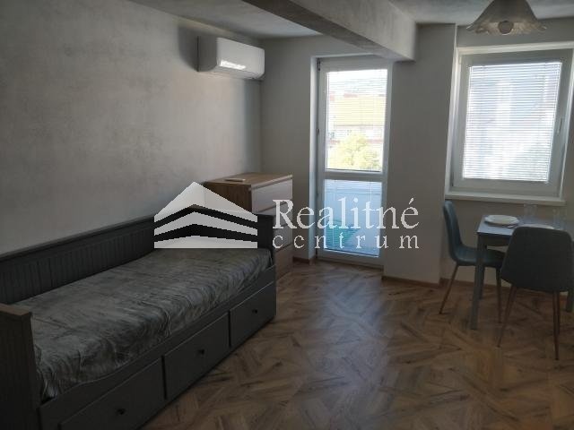 Predám 1 + KK s balkónom - 3