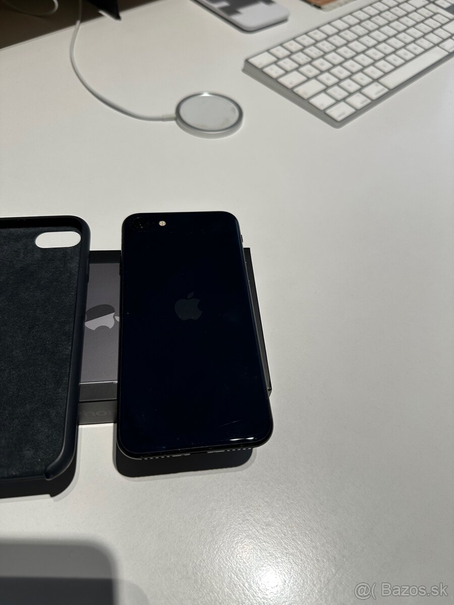 Predam iPhone SE - 3