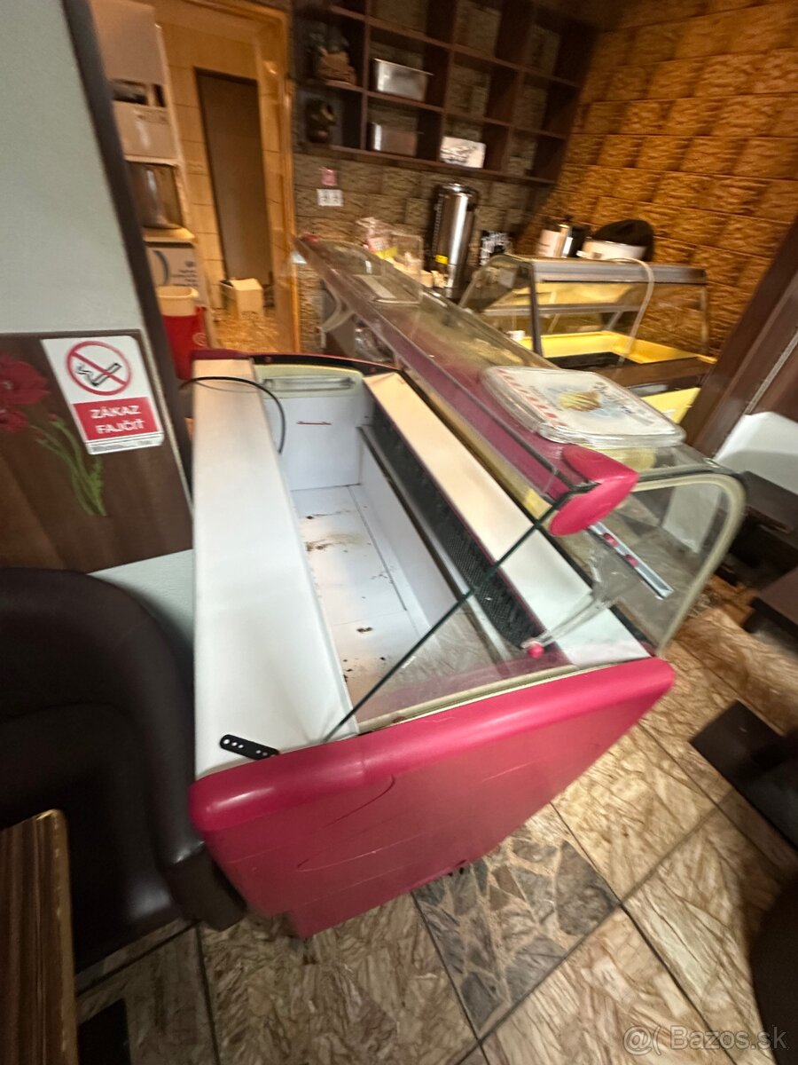 Zmrzlinová vitrína - 3