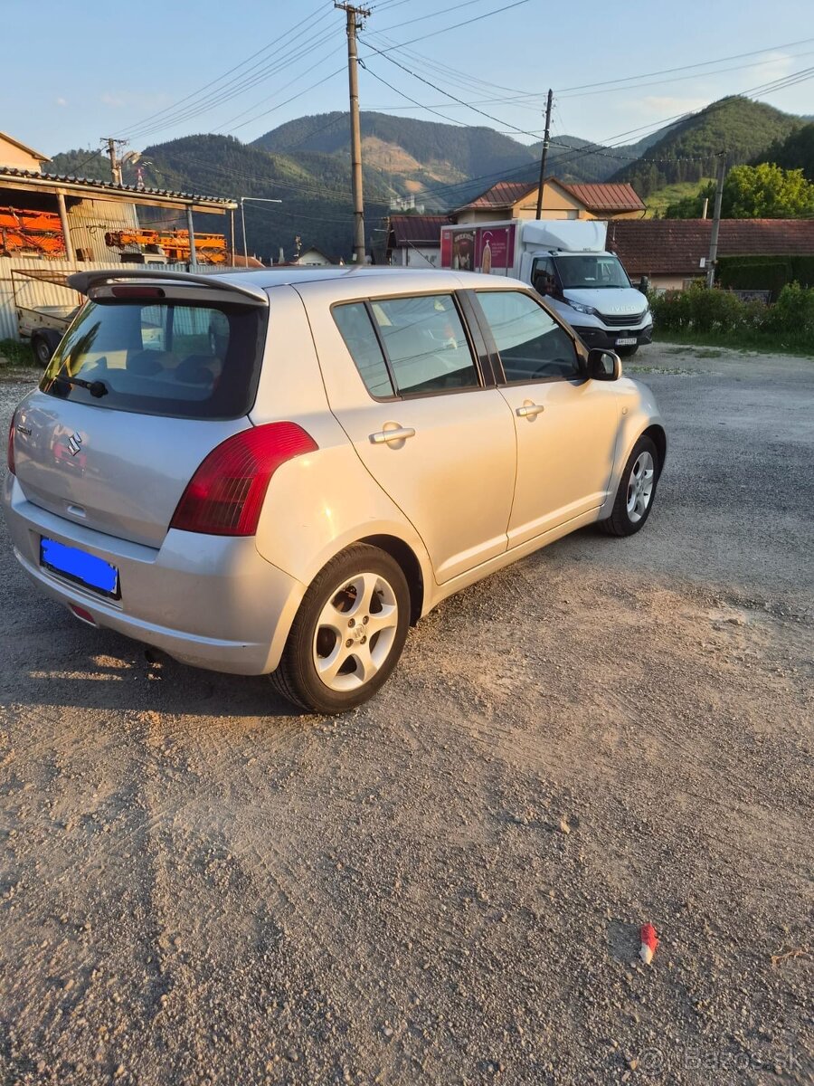 Suzuki Swift 67,5 kW r. 2007 - 3