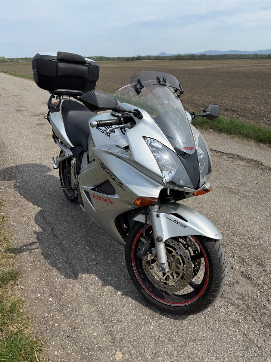 HONDA VFR800 - 3