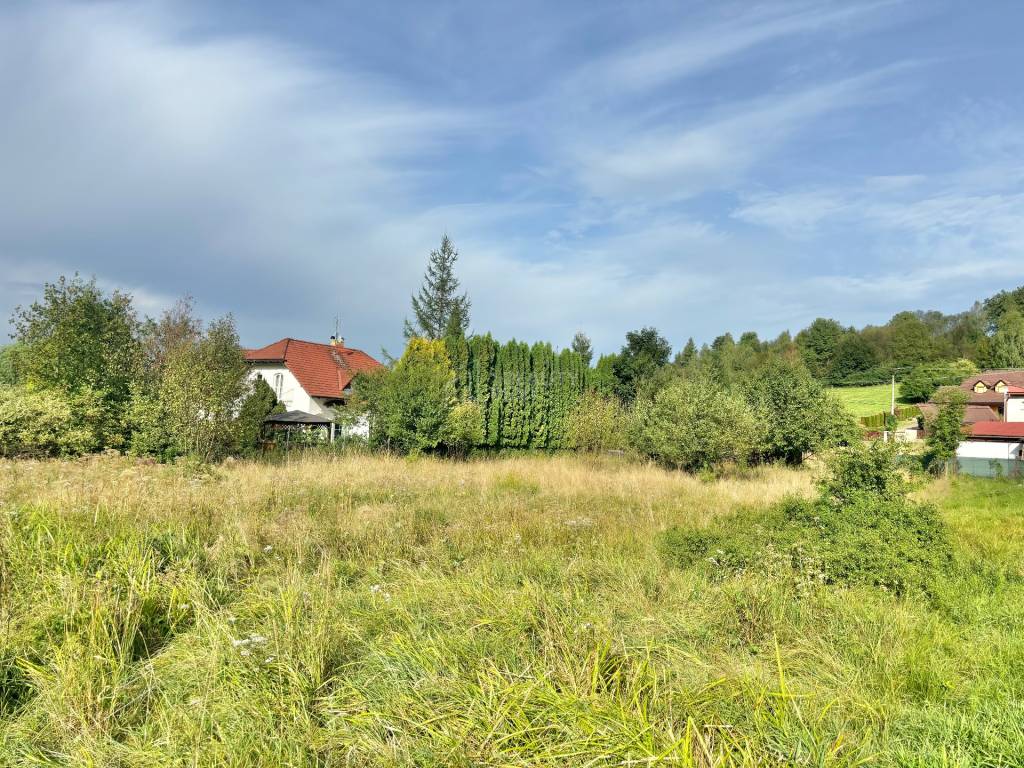 Predaj pozemku na bývanie vo vyhľadávanej lokalite obce Rako - 3