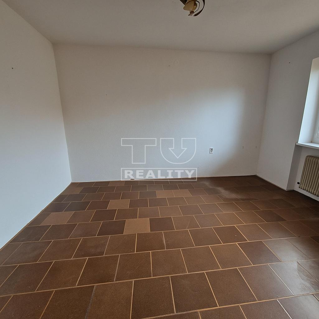 Exkluzívne na predaj rodinný dom v Žitavanoch, 570 m2 - 3