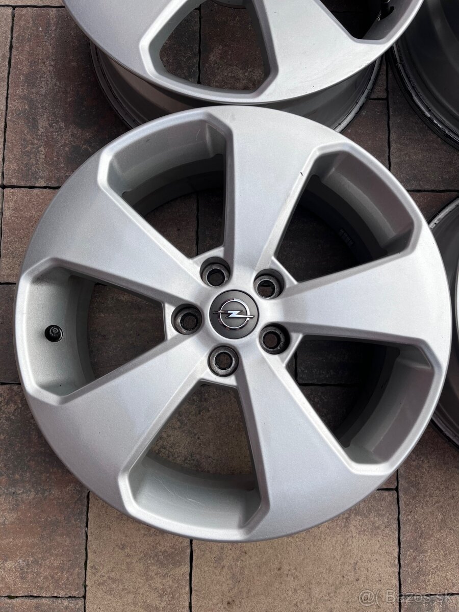 Orig. hliníkové disky Opel R17, 5x105 - 3