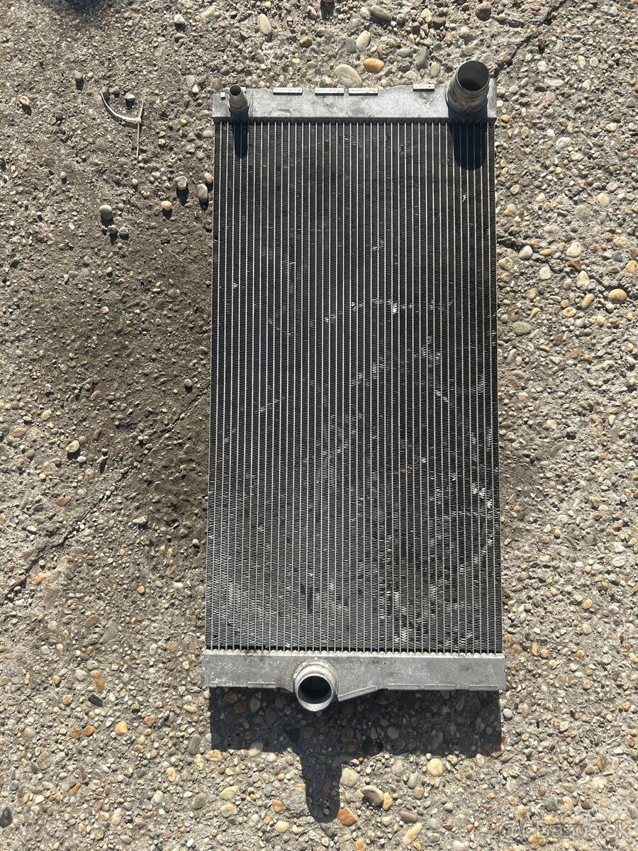 Chladič BMW f10 - 3