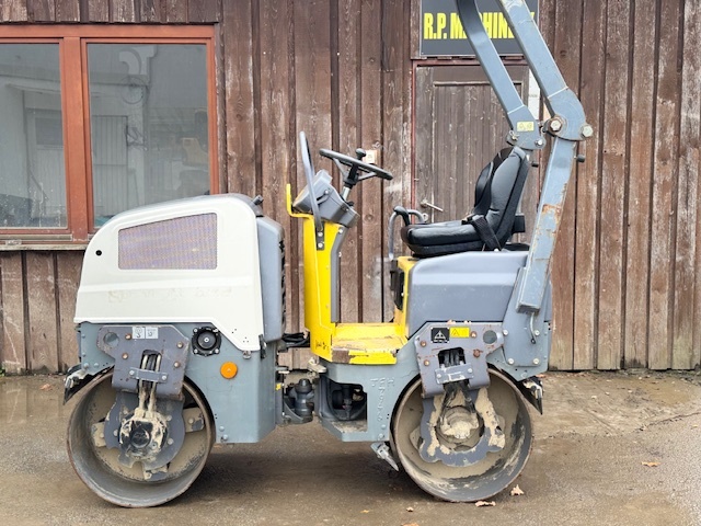 Vibrační válec Dynapac CC800 - 3