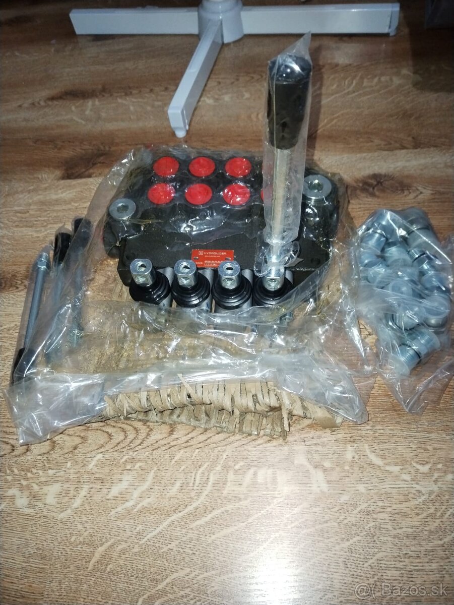 Hydraulicky rozdeľovač 80l 4 sekčný - 3