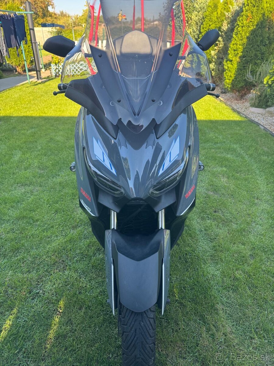 Skúter YAMAHA X-MAX300 - 3