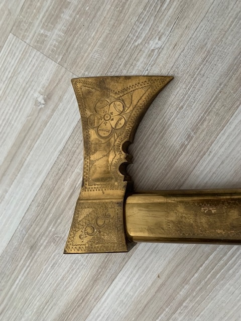 Predám umeleckú valašku mosadzná vygravírovaný ľudový motív - 3