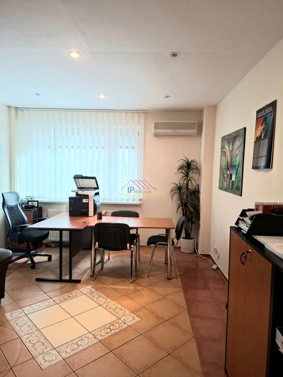 Prenájom samostatného komerčného, obchodného priestoru - 3