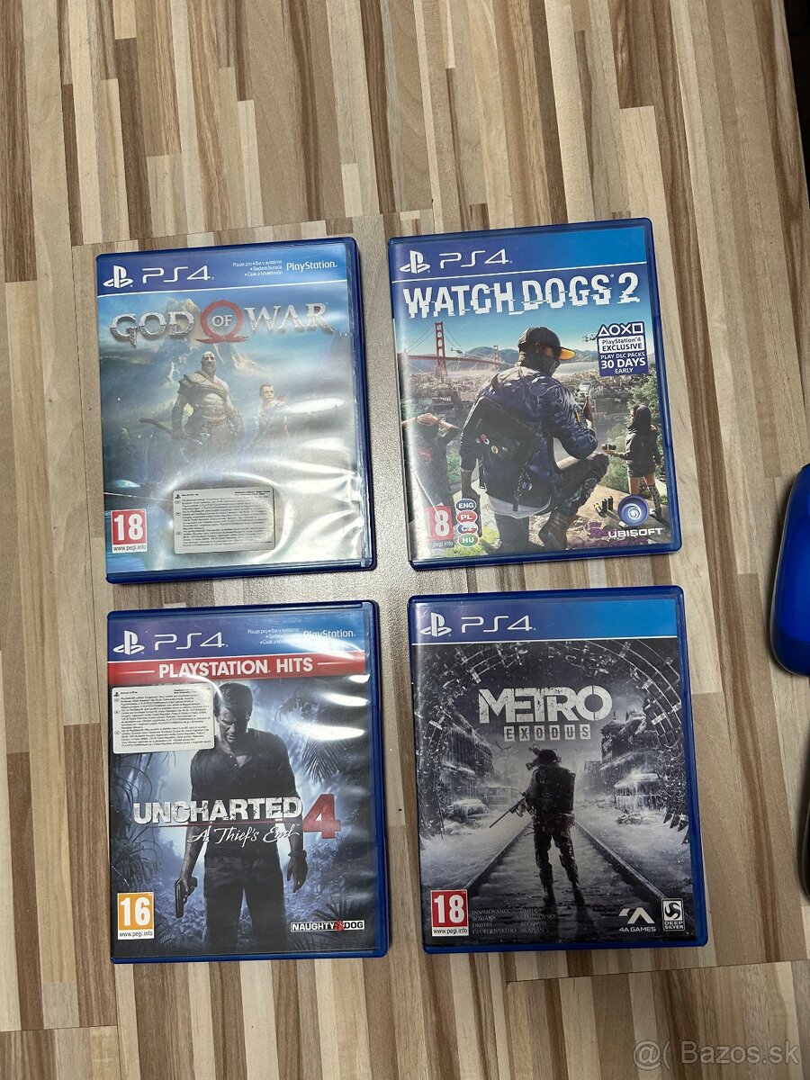 PS4 Slim 500GB + dva ovládače + 4 hry - 3