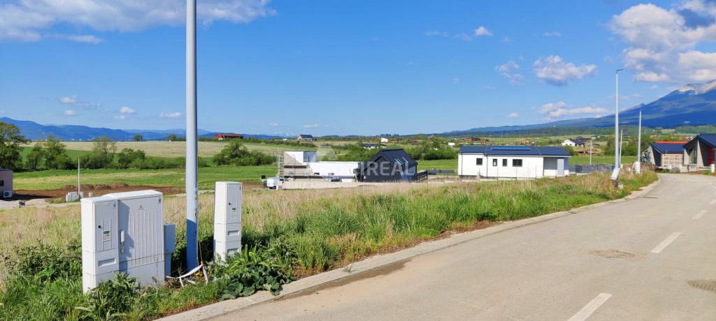 PREDAJ: STAV. POZEMOK S IS; 769 m2; Medzi Vodami; MLYNICA; 1 - 3