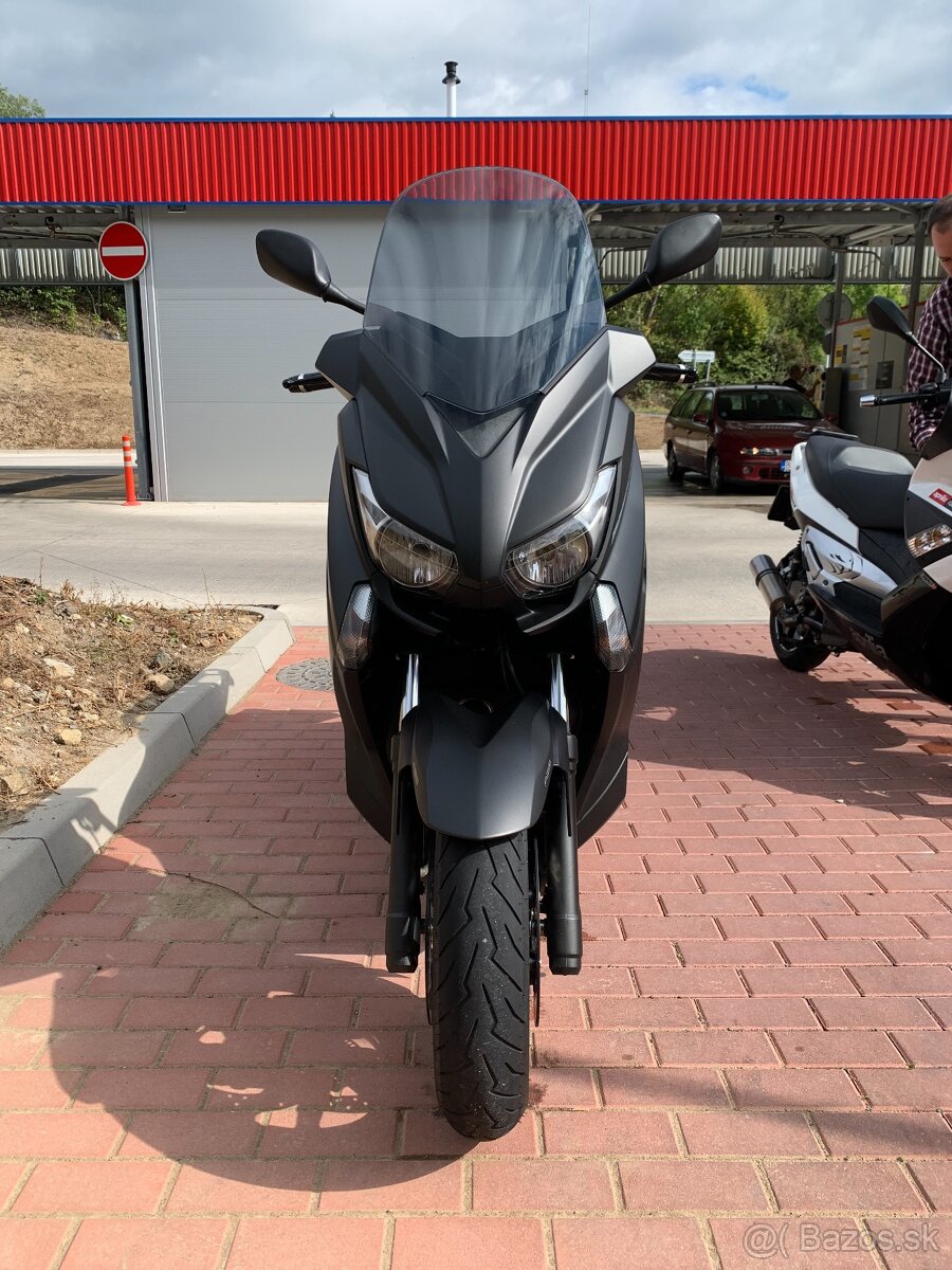 Yamaha Xmax 400 Momo Design - 3