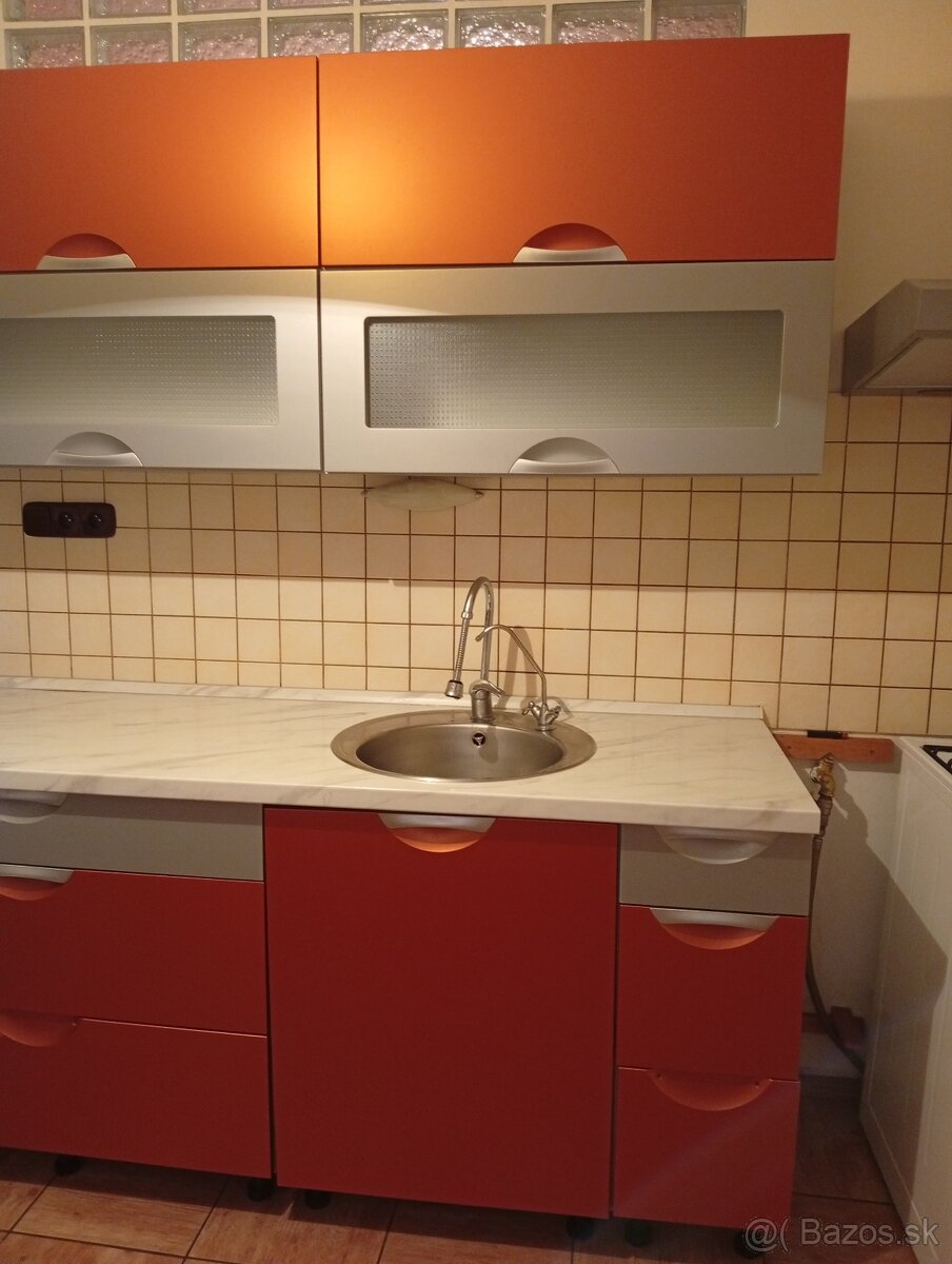 Kuchynská linka - 3