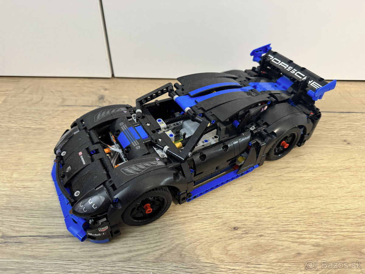 Lego Technic 42176 Porsche GT4 e-Performance - 3