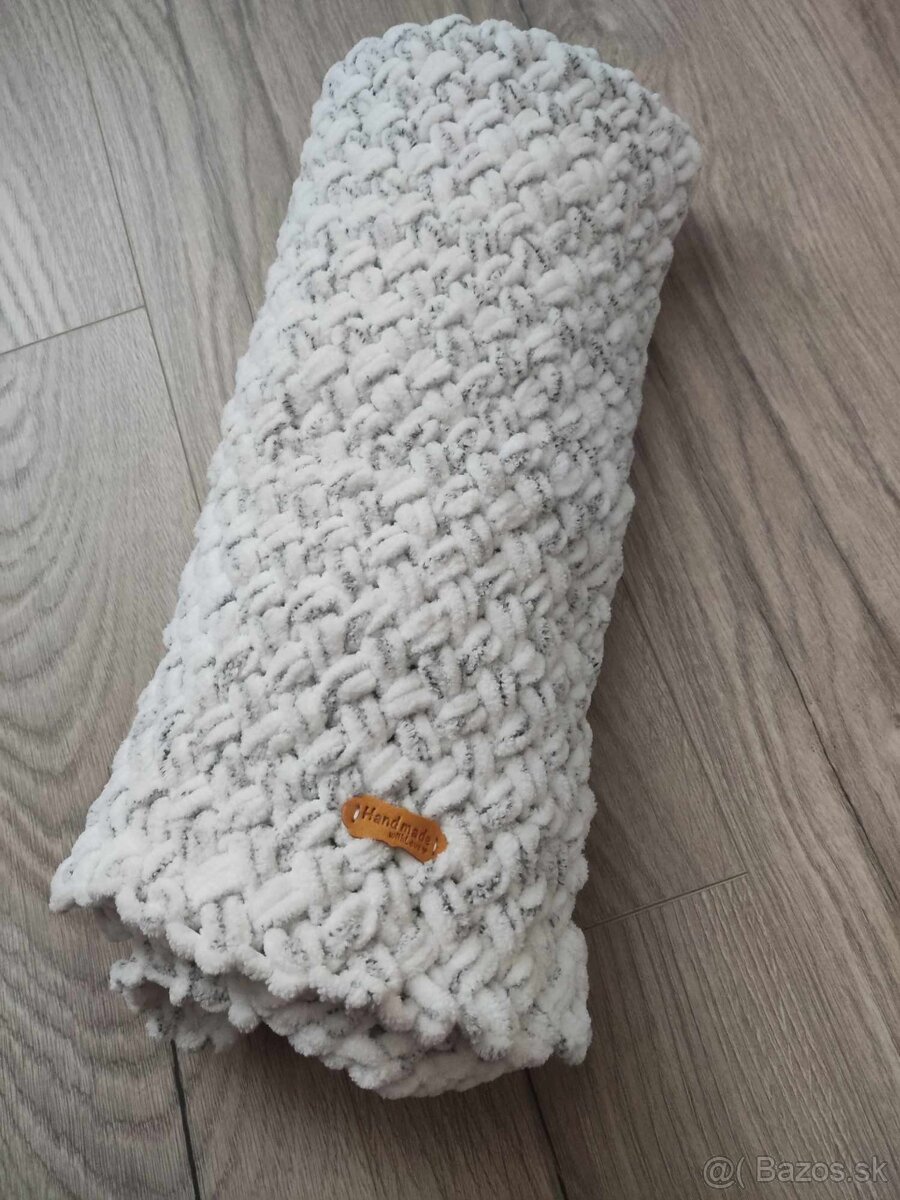 NOVÁ Melírovaná biela deka z Alize Puffy Fine - 3