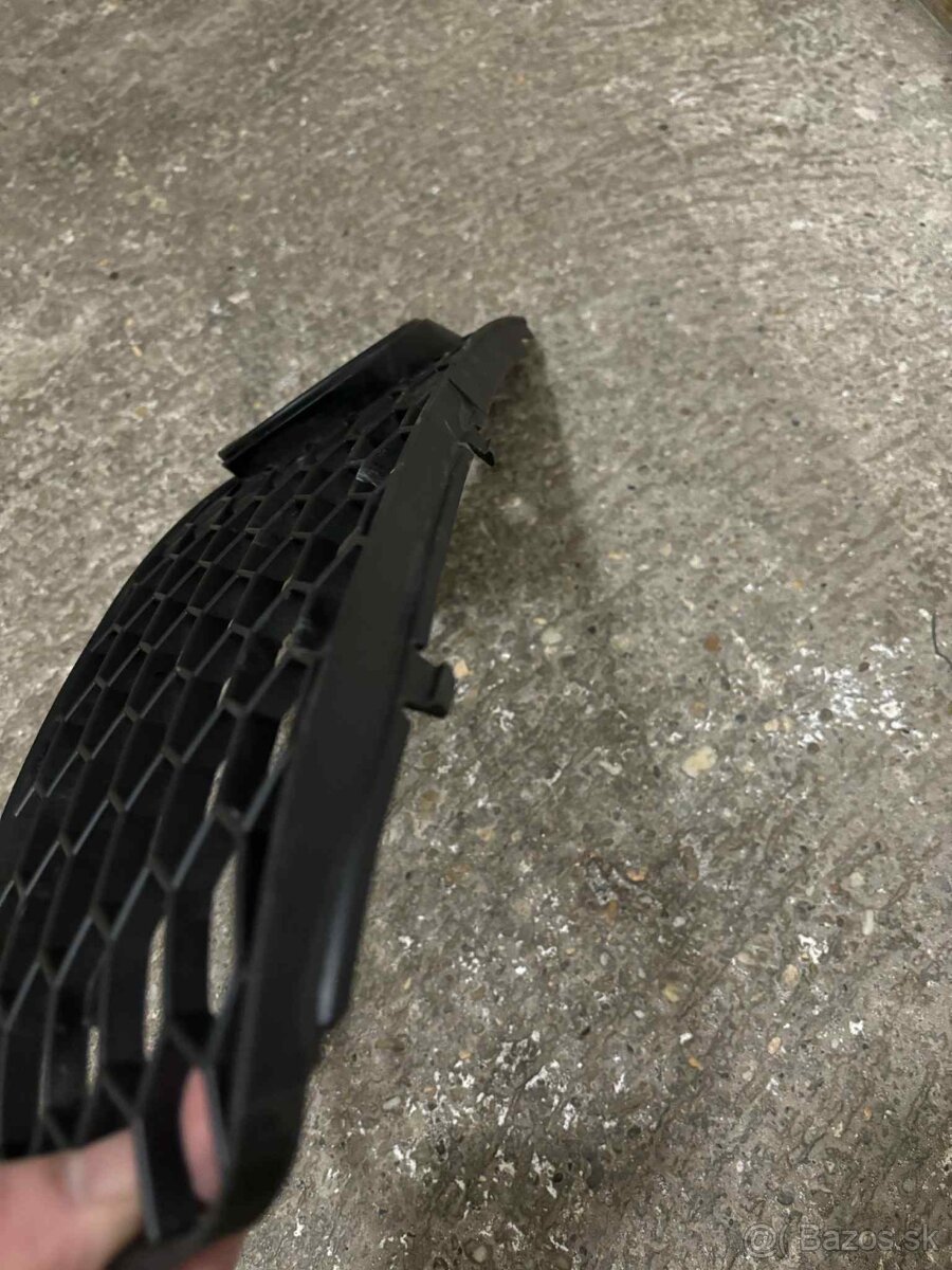 krytka hmlovky AUDI A4 B8 rs look - 3