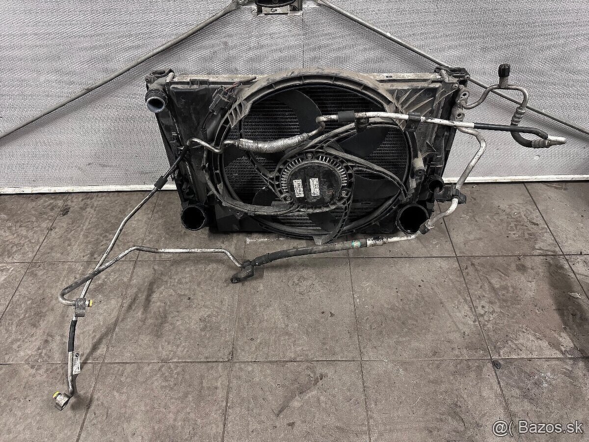 Bmw E90 přední část světla chladiče - 3