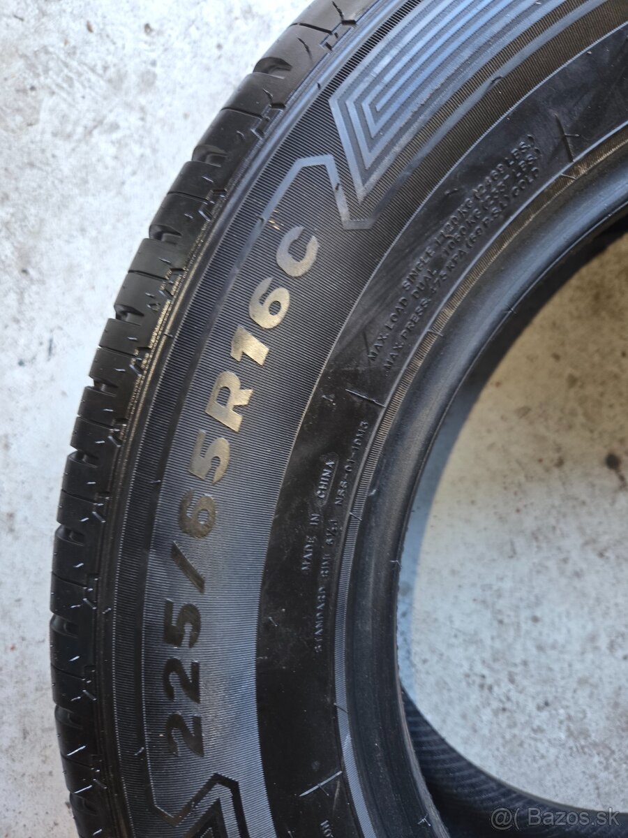 Pneumatiky 225 65 16C letné zn.trocmax - 3