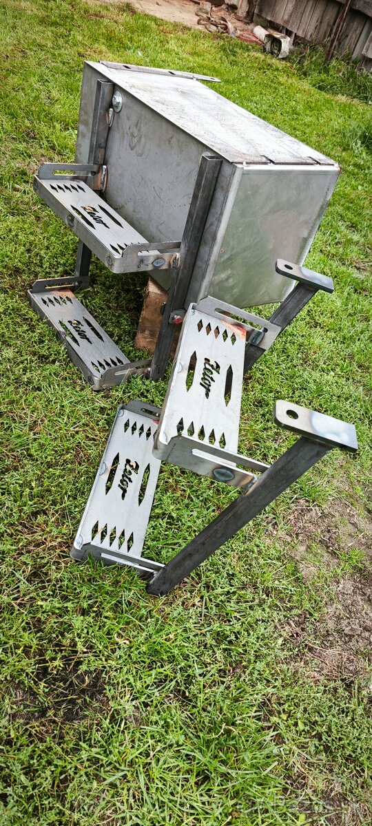 Zetor baterkova skrinka a schodiky - 3