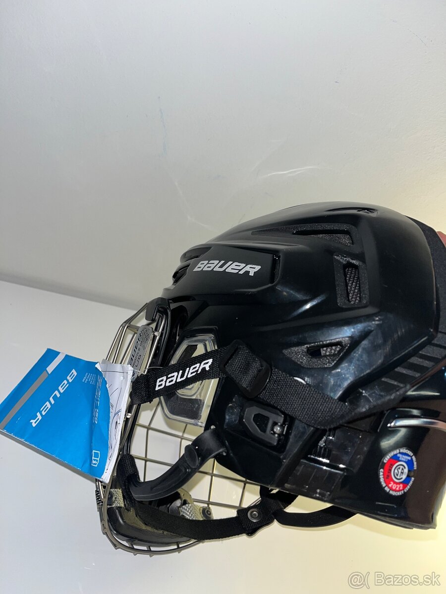 Hokejova prilba - 3