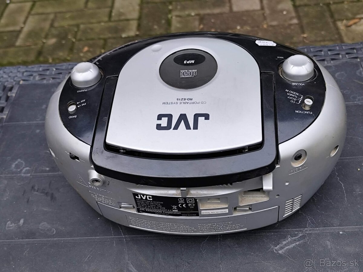 rádiomagnetofón JVC - 3