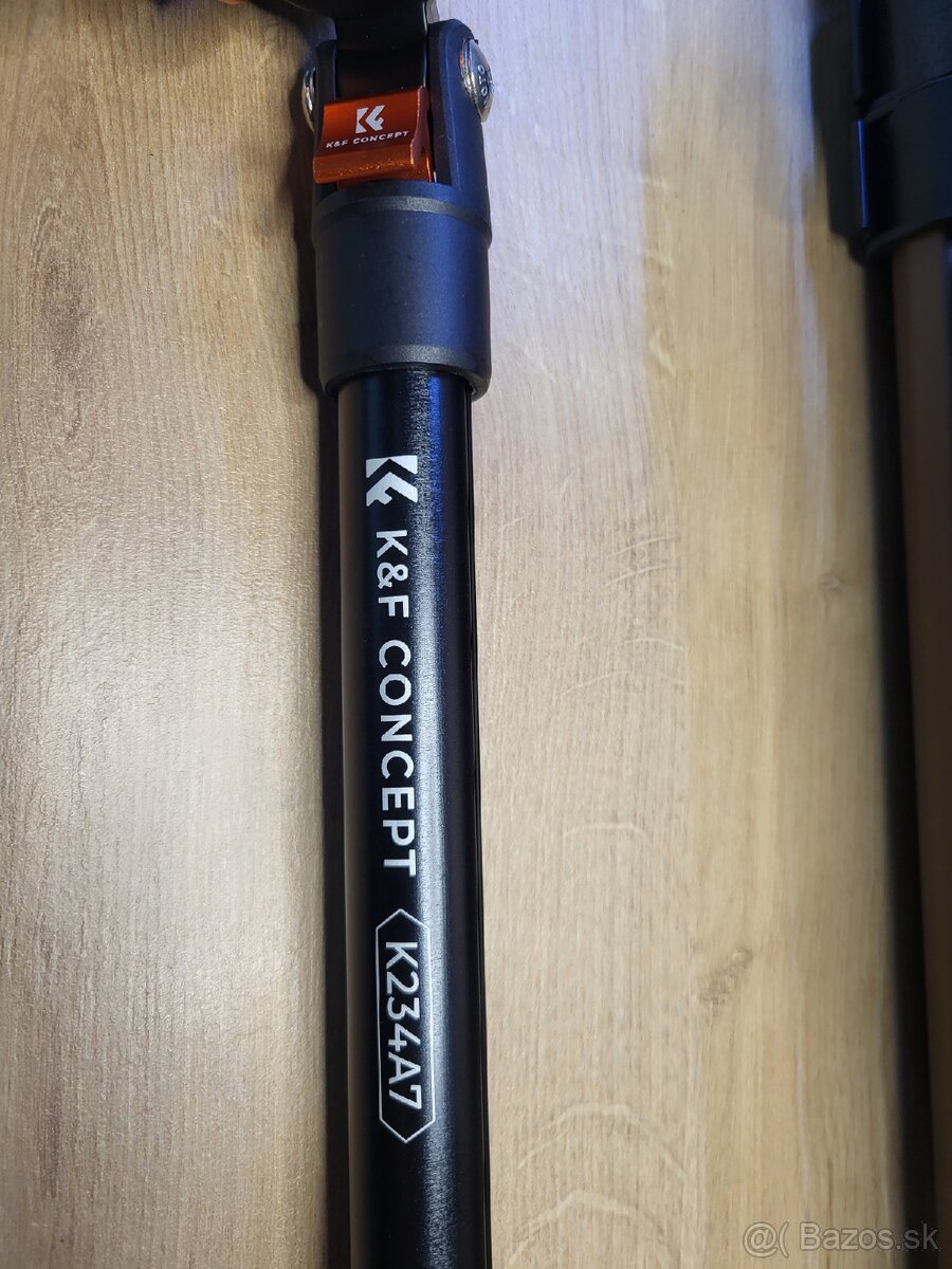 Na predaj stativ a objektív Canon - 3