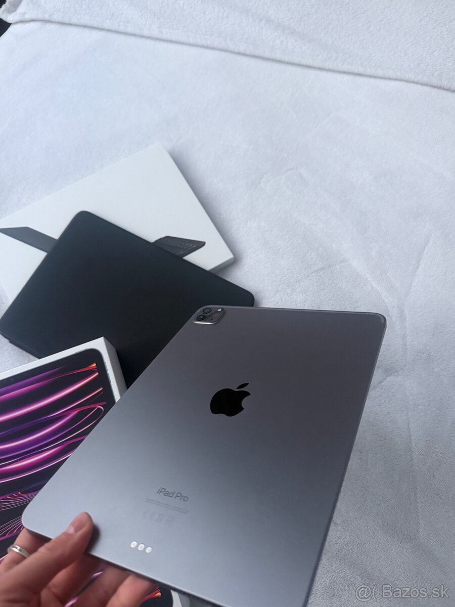iPad Pro 11" (4. generácia) s kapacitou 256 GB . - 3