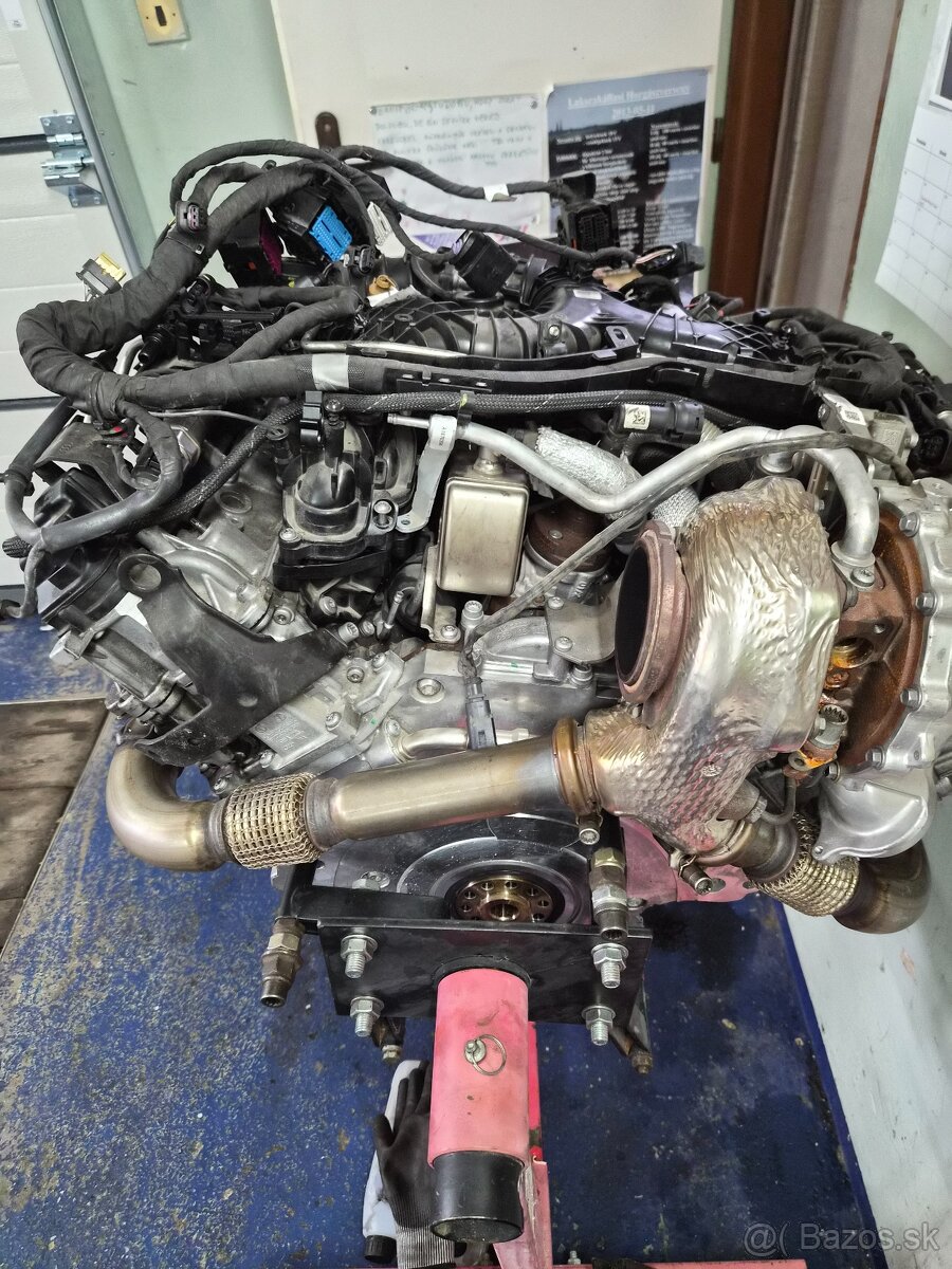 Motor 3.0CR Q8 - 3