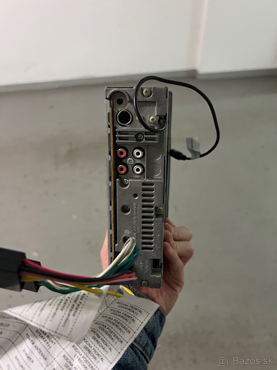 Autorádio LG LCS510IR – USB / MP3 / CD / AUX - 3