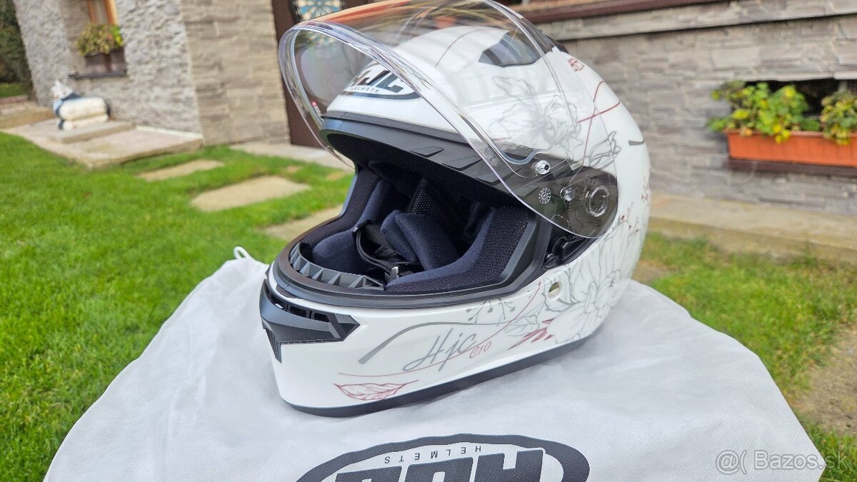 Motorkárska prilba HJC - 3