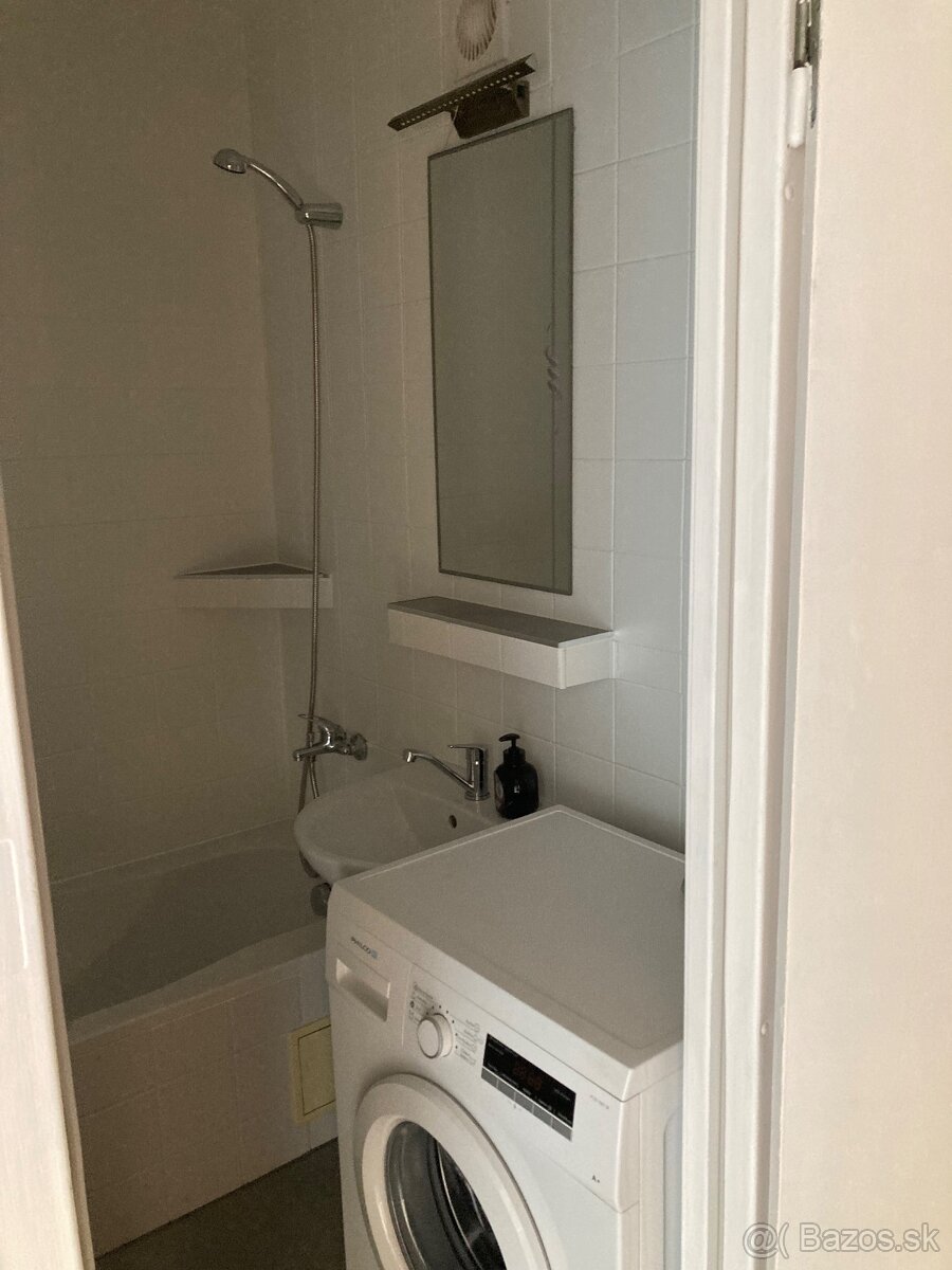 Prenajom 3 izbový byt - 3