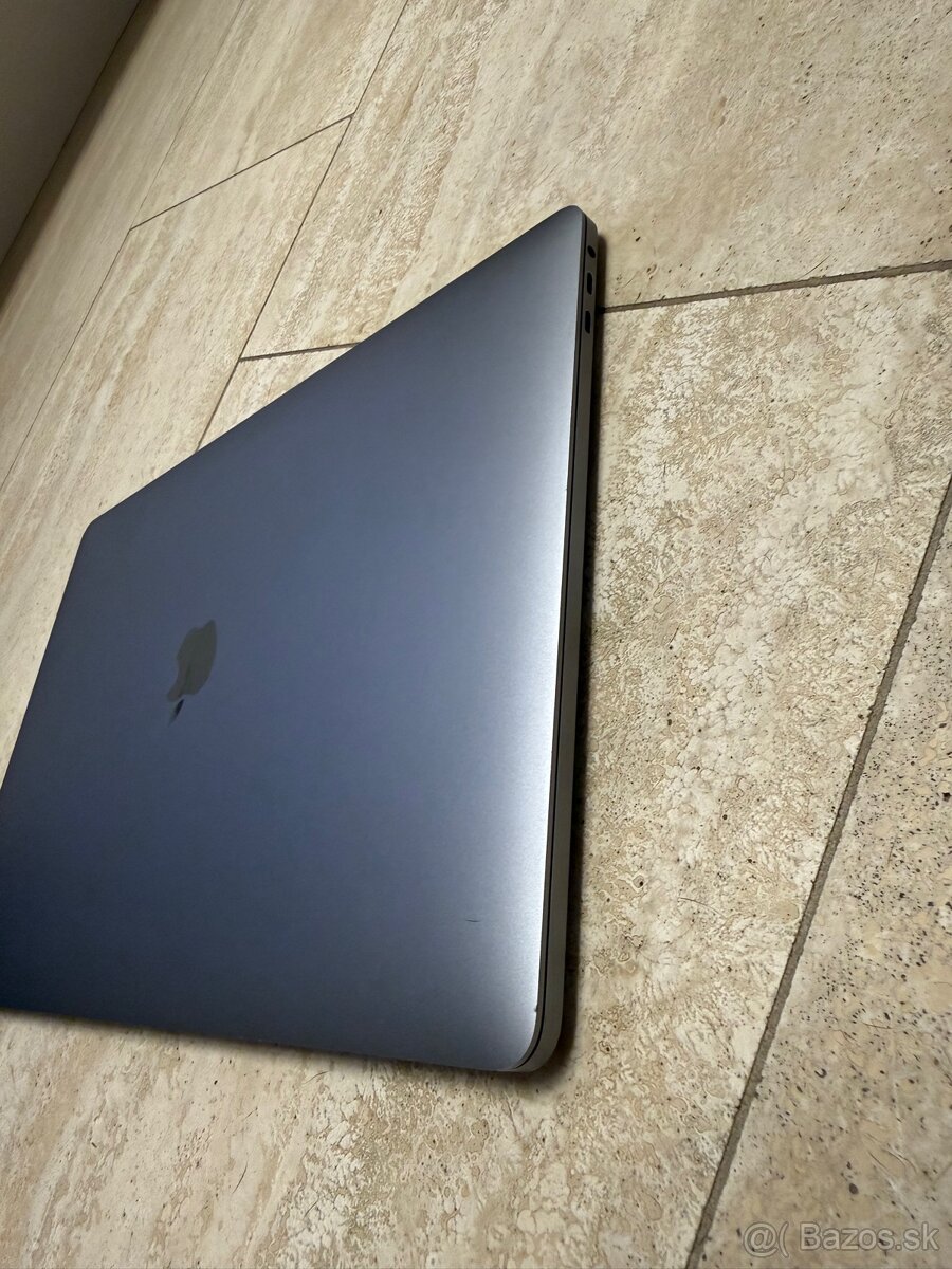 MacBook Pro 15,4" Touch Bar / 32GB / i7 / 512GB - 3